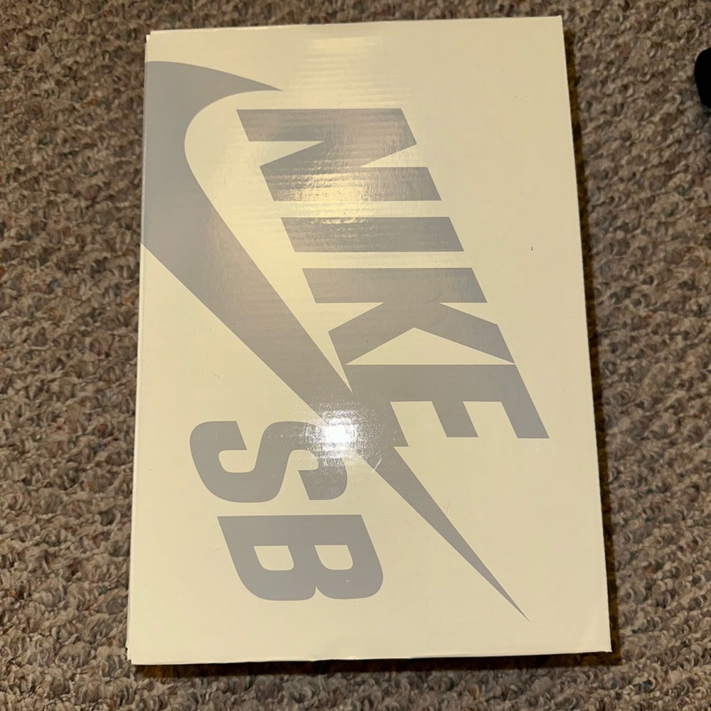 Nike SB Dunks - Picture 9 of 9